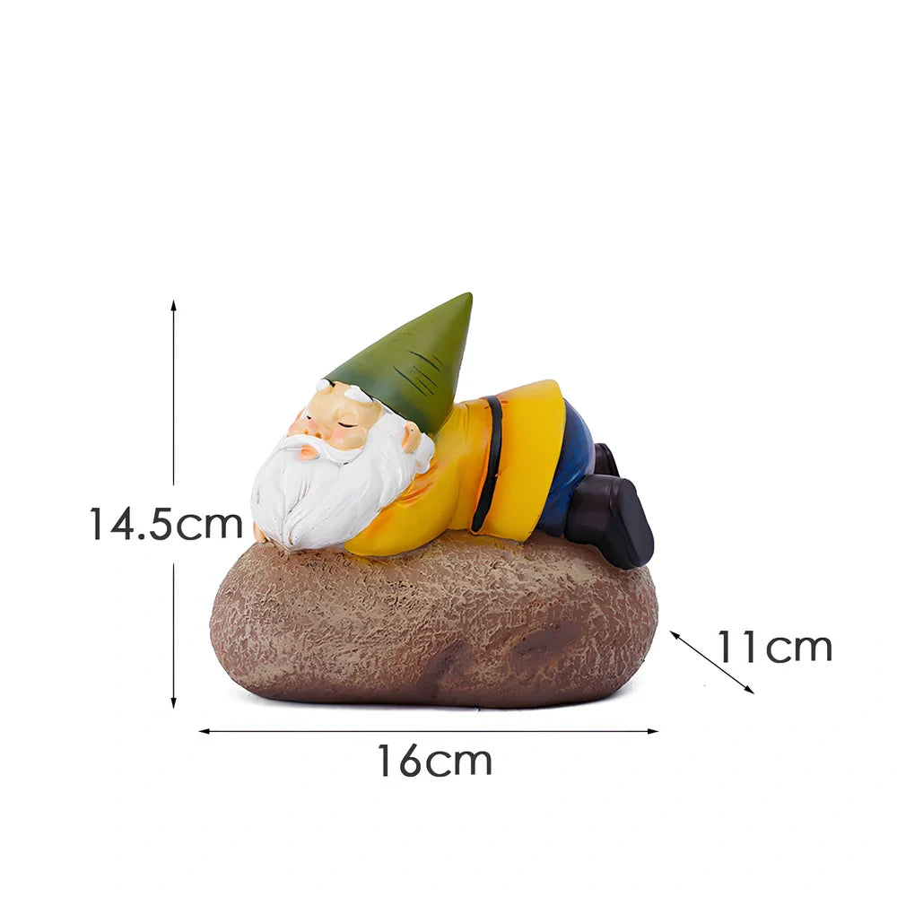 Solar-powered resin garden gnome with automatic lighting, 22cm tall bubble-blowing design