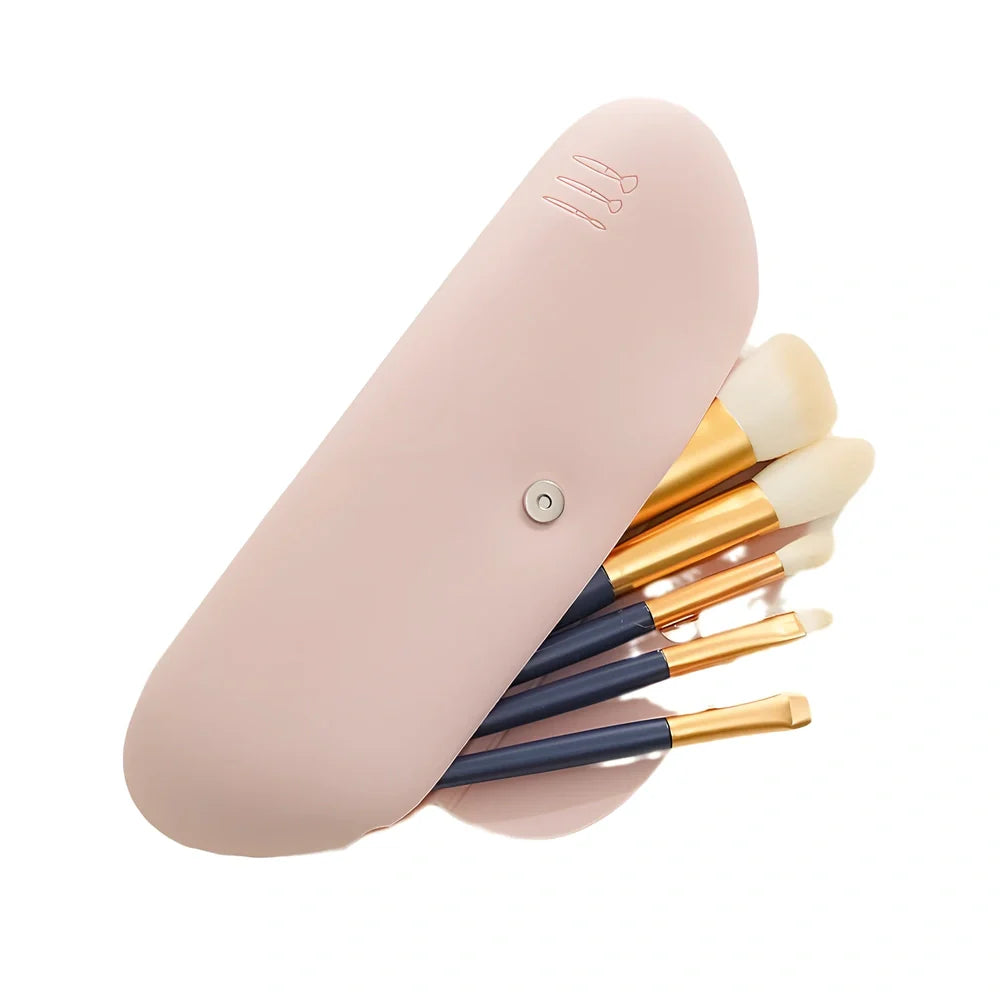 Pink silicone buggy bag for travel makeup, handbag shape, 20cm long, organises cosmetics for business trips