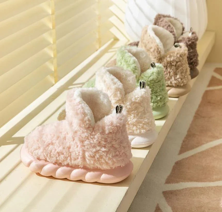 Cozy indoor and outdoor winter slippers with comfortable heels, available in a variety of colors including white, pink, khaki, green, and curry.