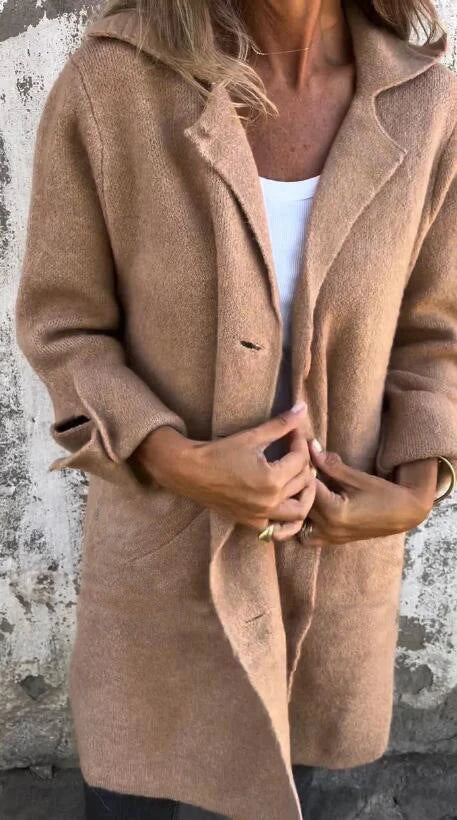 Stylish lapel cardigan with pockets in various colors, showcasing its modern design and premium materials
