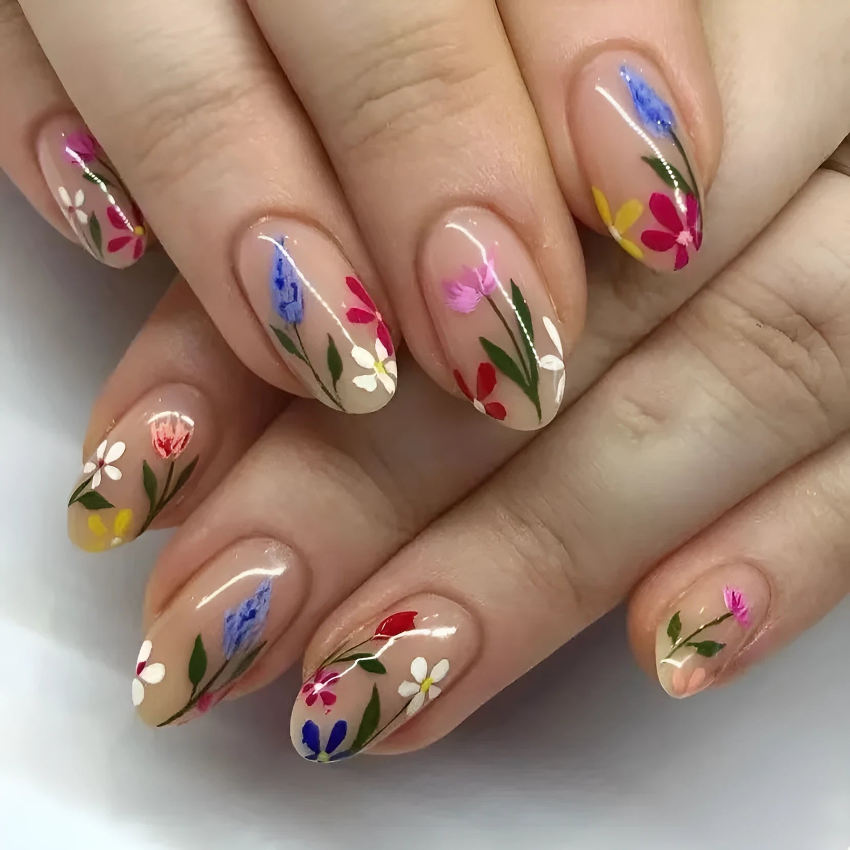 Almond-shaped removable nail art with floral rose and tulip patterns in European American style