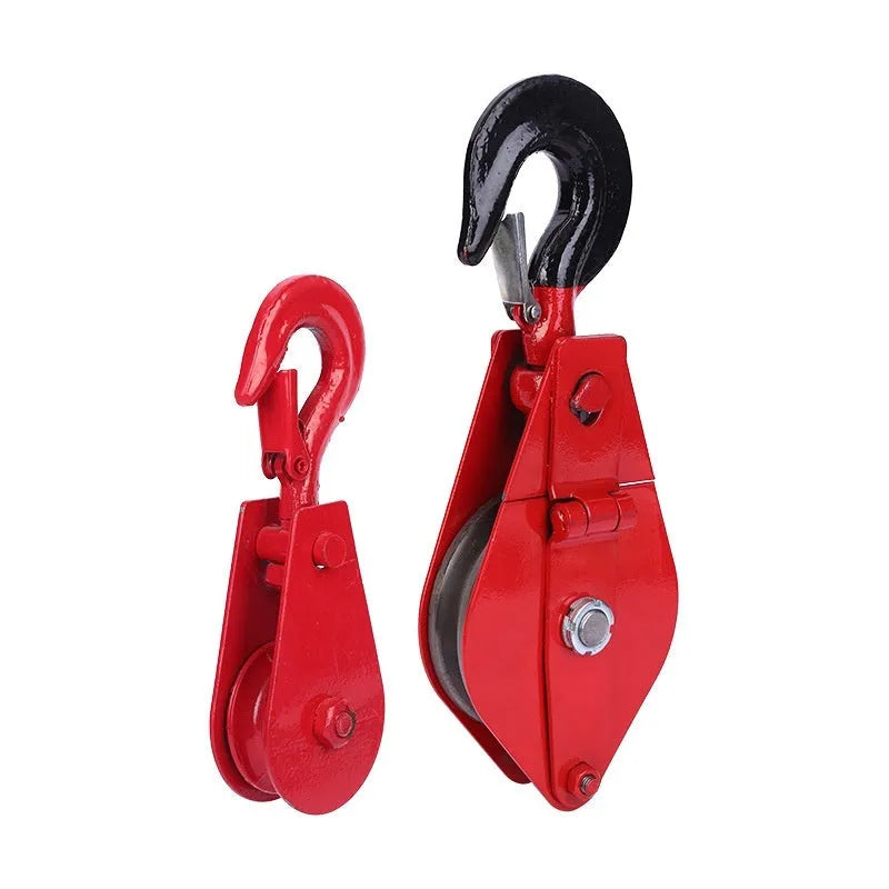 Red lifting pulley with safety latch, forged from A3 steel for industrial use with up to 5000kg load capacity.
