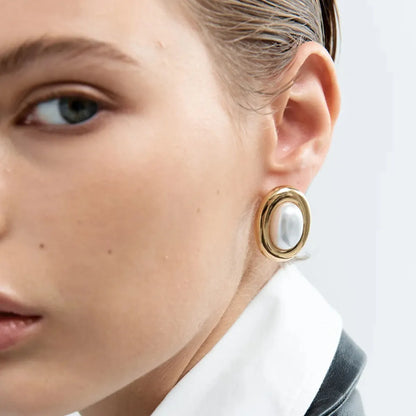 Stainless steel vintage pearl ear studs for women with electroplated finish