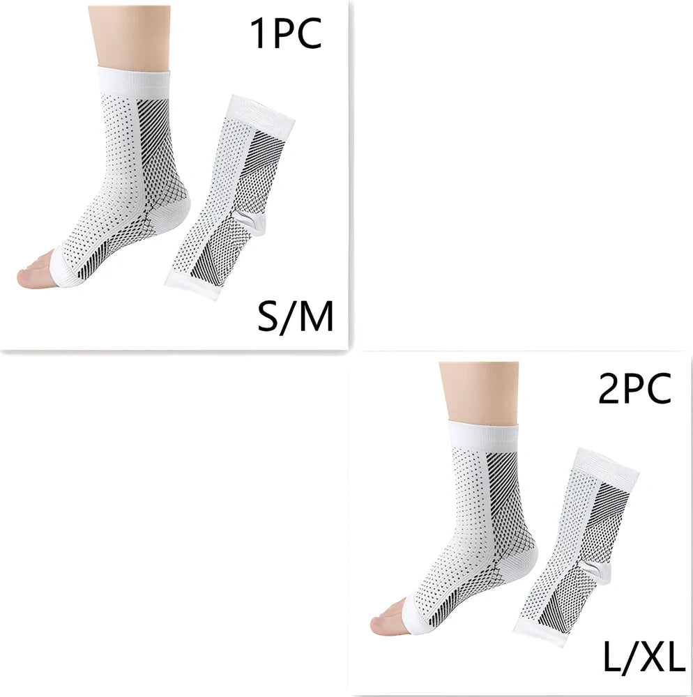 Invisible heel compression socks in black colour with absorbent insole design