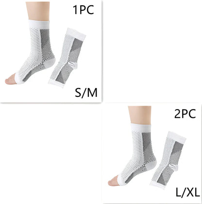 Invisible heel compression socks in black colour with absorbent insole design