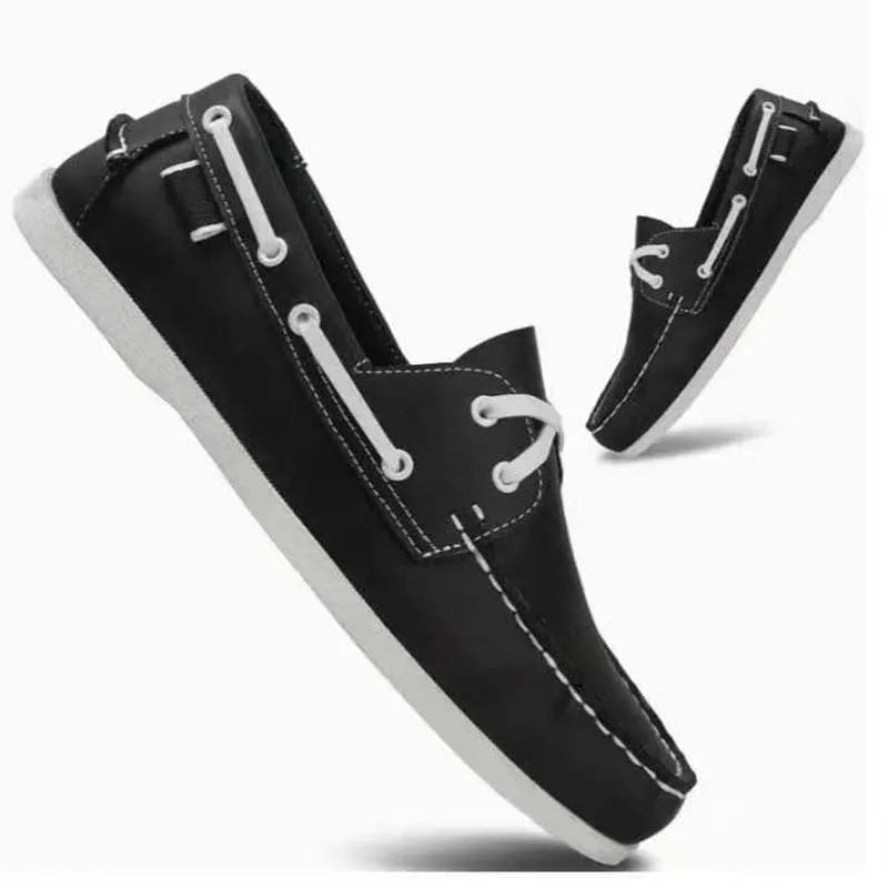 Men's solid colour casual shoes with a round toe and flat heel in British style.