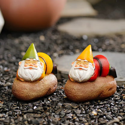 Solar-powered resin garden gnome with automatic lighting, 22cm tall bubble-blowing design