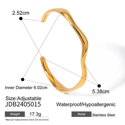 A women's stainless steel bracelet with an electroplated finish in a European and American style.