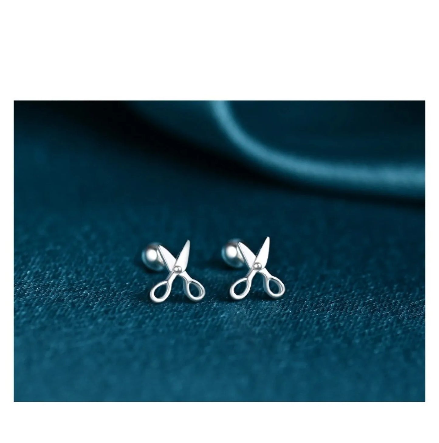 S999 pure silver screw-style earrings with miniature scissors design, 1.5 cm by 0.8 cm