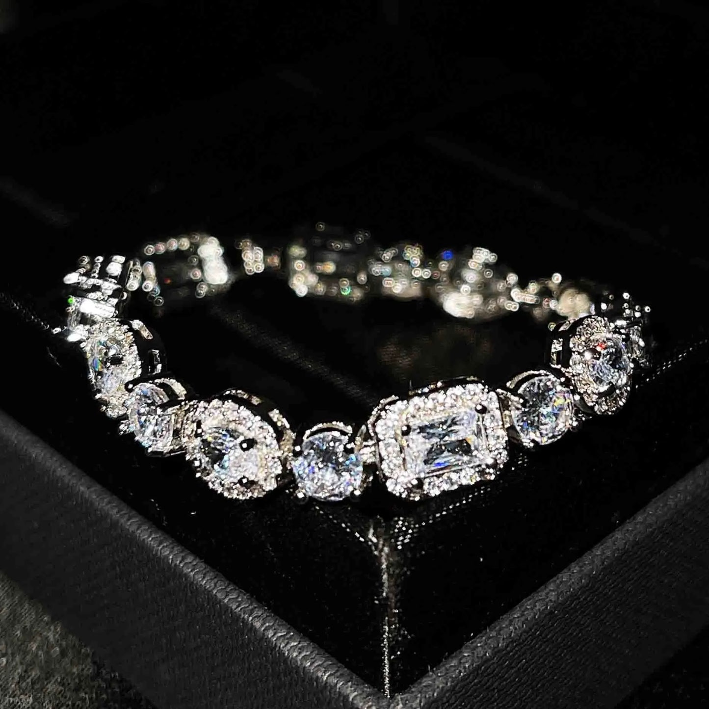 Women's geometric S925 sterling silver-plated bracelet with zircon stones and adjustable 16+3cm length