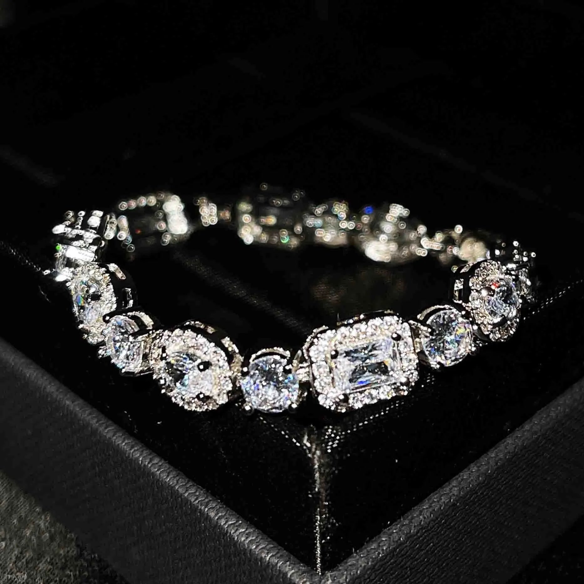Women's geometric S925 sterling silver-plated bracelet with zircon stones and adjustable 16+3cm length