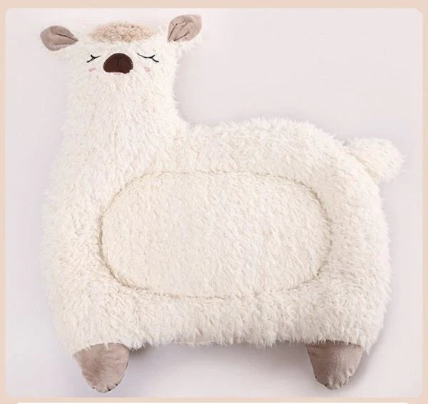 Cozy Alpaca Pet Bed for Cats and Dogs - Luxurious Plush Bedding with Soft Rebound Sponge