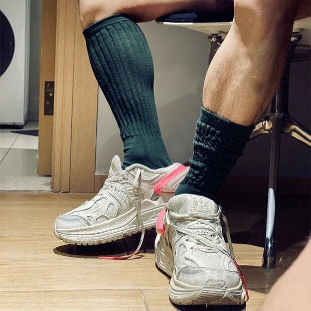 Men's high solid color breathable sweat-absorbing terry long socks in various colors