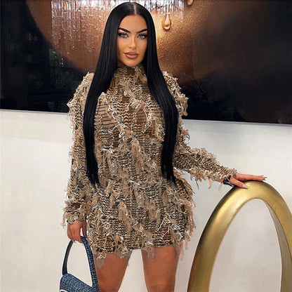 A high-waist slimming dress in various colors with stitching details, designed to flatter the figure and add personality to your style.