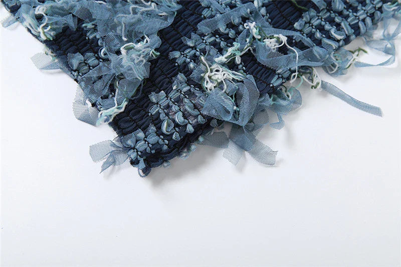 A high-waist slimming dress in various colors with stitching details, designed to flatter the figure and add personality to your style.