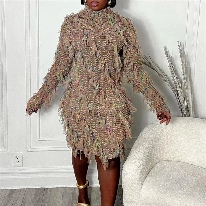 A high-waist slimming dress in various colors with stitching details, designed to flatter the figure and add personality to your style.