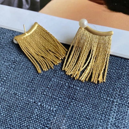 Metal tassel chain earrings with freshwater pearls, a versatile accessory for any outfit