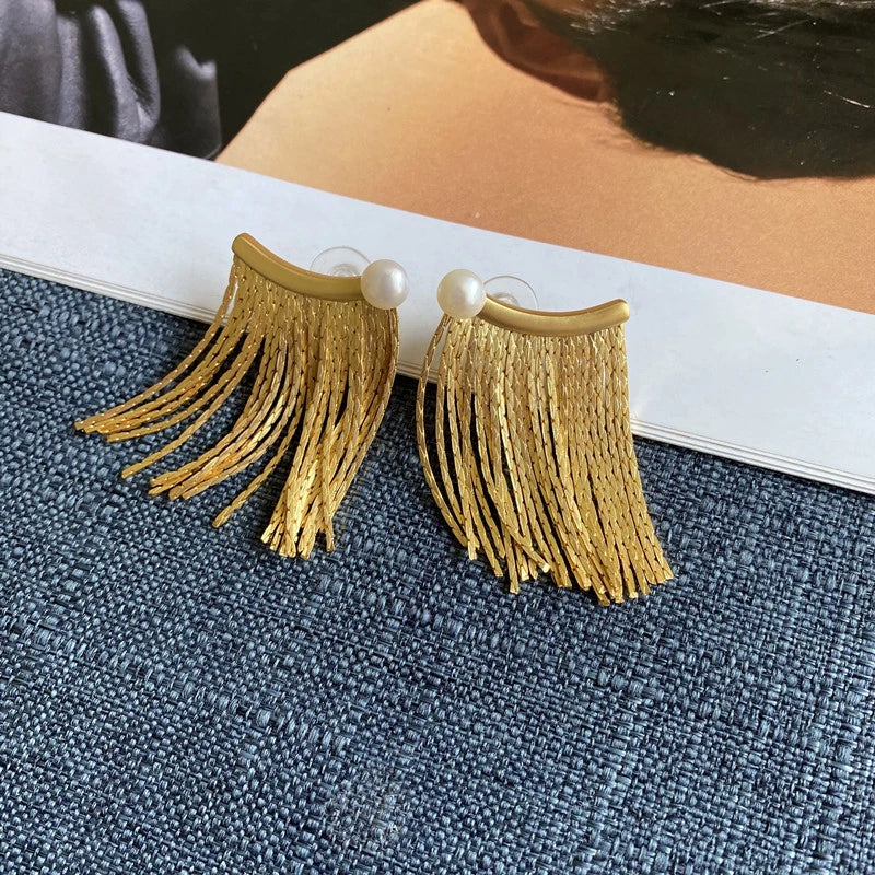 Metal tassel chain earrings with freshwater pearls, a versatile accessory for any outfit