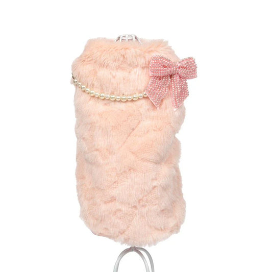 Elegant winter coat for cats, made with soft cotton and plush faux fur to keep your feline friend warm and cozy during the colder months