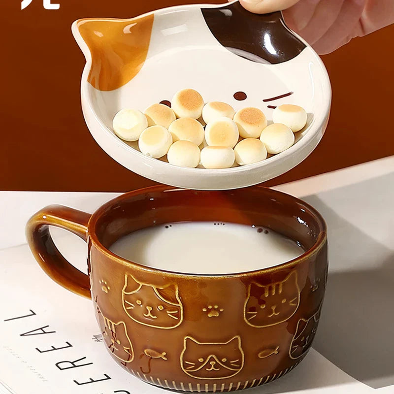 Cartoon Animal Coffee Mug with a charming cat pattern, perfect for enjoying hot beverages at home or on the go.