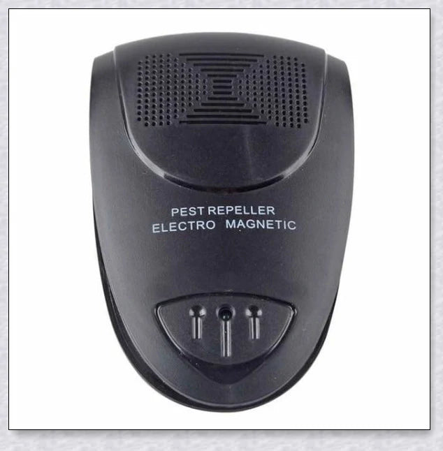 Ultrasonic Bat Repellent - Innovative pest control device that uses silent, eco-friendly soundwaves to eliminate mice, mosquitoes, and other household pests