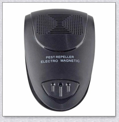 Ultrasonic Bat Repellent - Innovative pest control device that uses silent, eco-friendly soundwaves to eliminate mice, mosquitoes, and other household pests