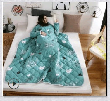 Wearable winter blanket with sleeves for cozy comfort and productivity