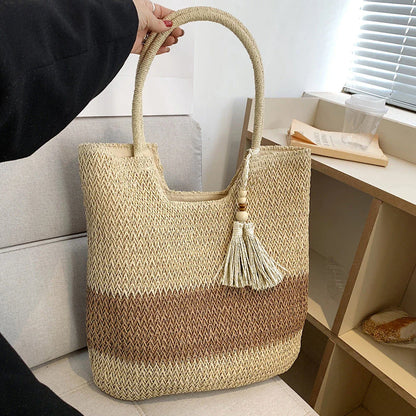Boho Chic Summer Woven Tote Bag with Tassels - Eco-friendly and Spacious Design for Stylish Summer Adventures