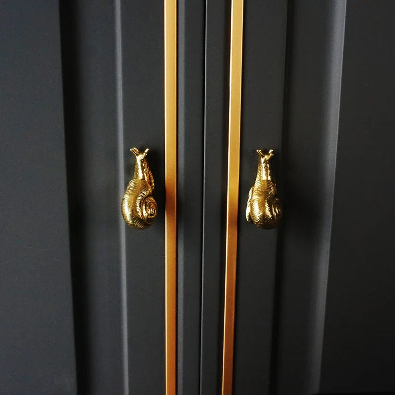 Elegant European-style retro brass snail cabinet door handles in small and large sizes for wardrobe, cabinet, and drawer upgrades