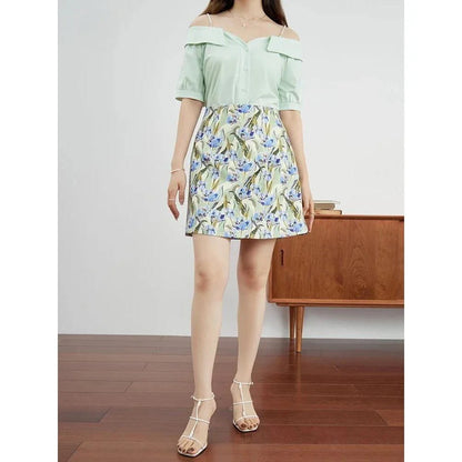 Stylish floral high-waist A-line mini skirt with a flattering silhouette and vintage-inspired design