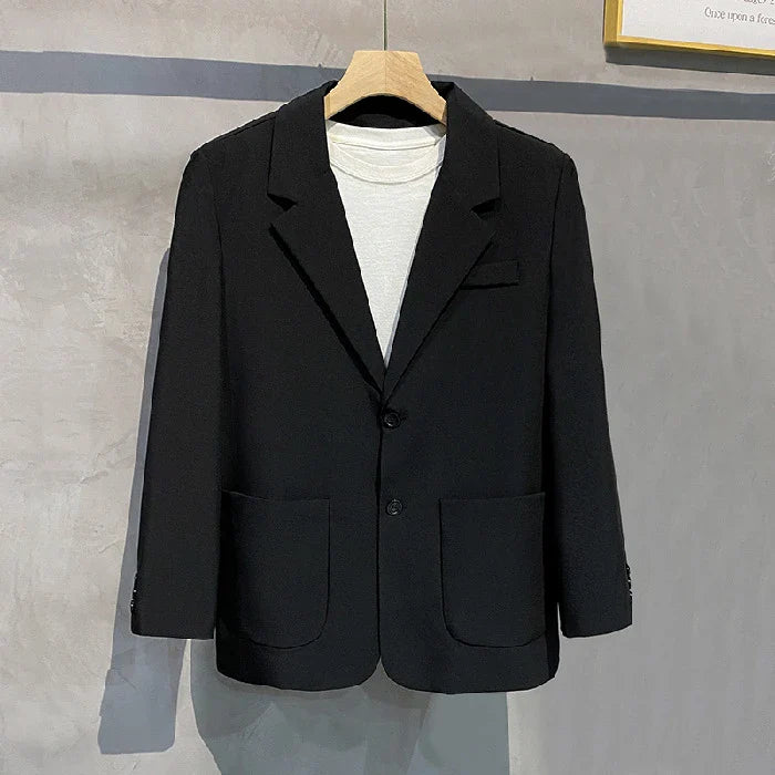 A stylish, casual jacket for men made of premium polyester fabric for year-round comfort and versatility