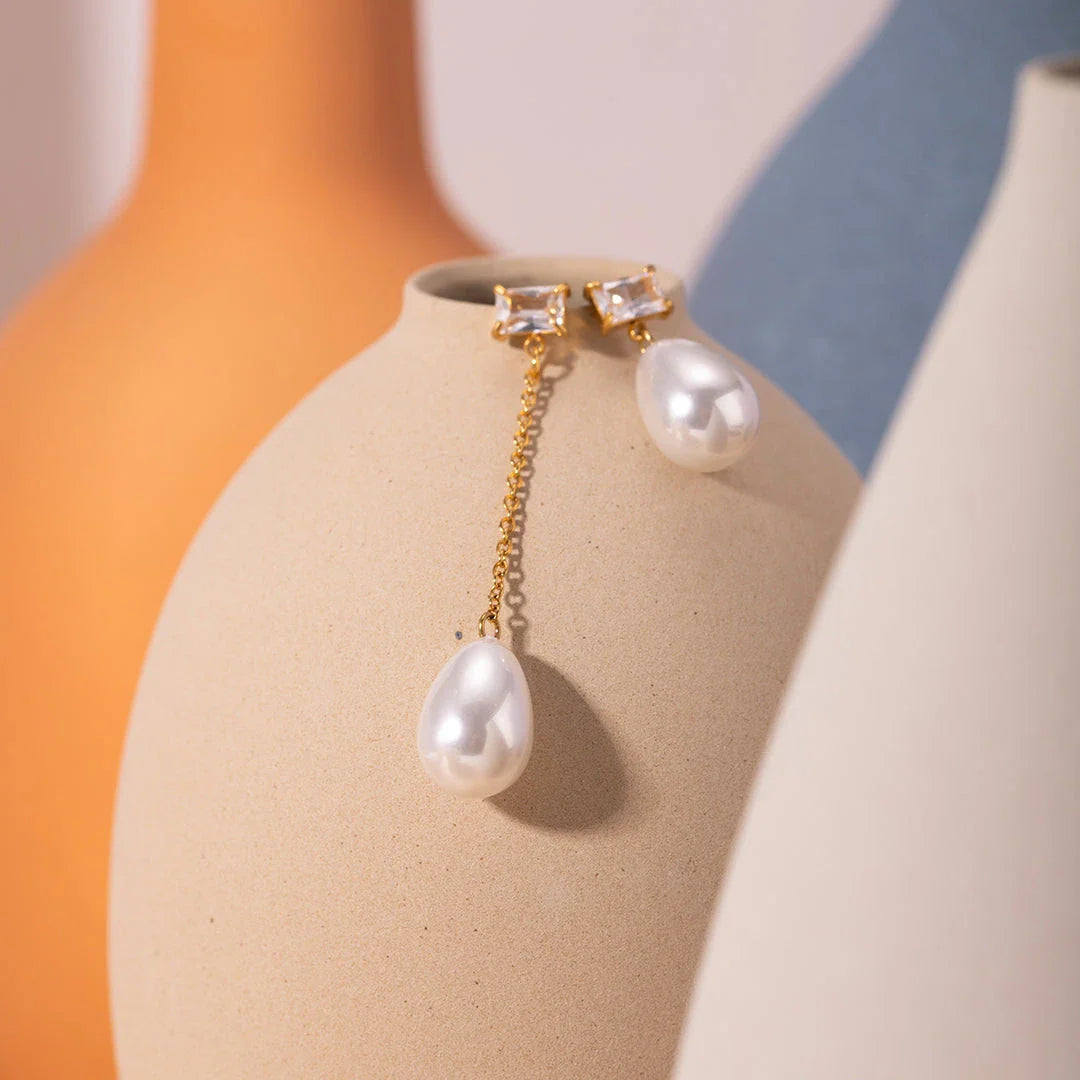 Elegant 18K gold-plated stainless steel pearl drop earrings with a classic vintage design