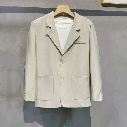 A stylish, casual jacket for men made of premium polyester fabric for year-round comfort and versatility
