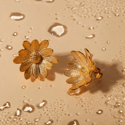 Elegant 18K gold plated stainless steel daisy flower stud earrings for women, with a trendy and durable design