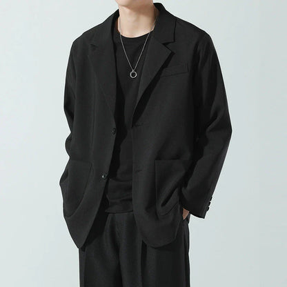 A stylish, casual jacket for men made of premium polyester fabric for year-round comfort and versatility