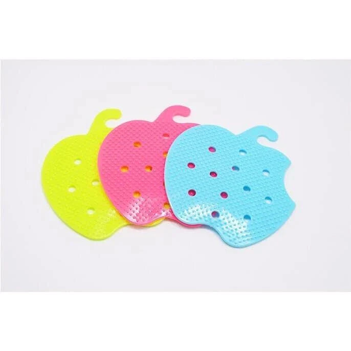 Multifunctional silicone brush for cleaning fruits and vegetables, featuring a compact, ergonomic design and premium materials for effective and gentle cleaning.