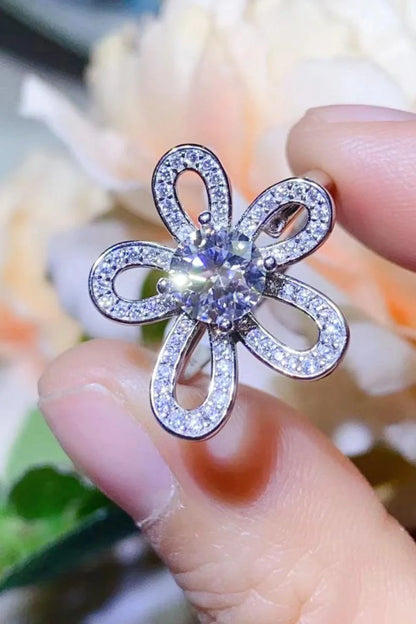 Elegant 1 carat moissanite flower-shaped open ring in platinum-plated sterling silver with sparkling zircon accents