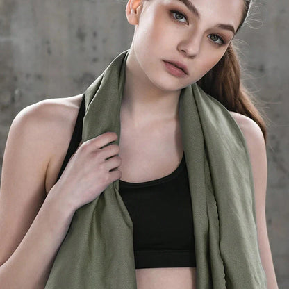 Naturehike Quick Dry Towel - Lightweight, compact, and quick-drying microfiber towel for outdoor activities like hiking, swimming, and beach trips.