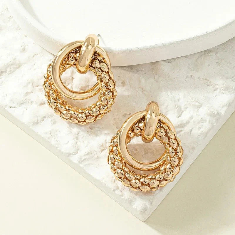 Hhomeenjoy Elegant Gold-Toned Twist Dangle Earrings for Stylish Women