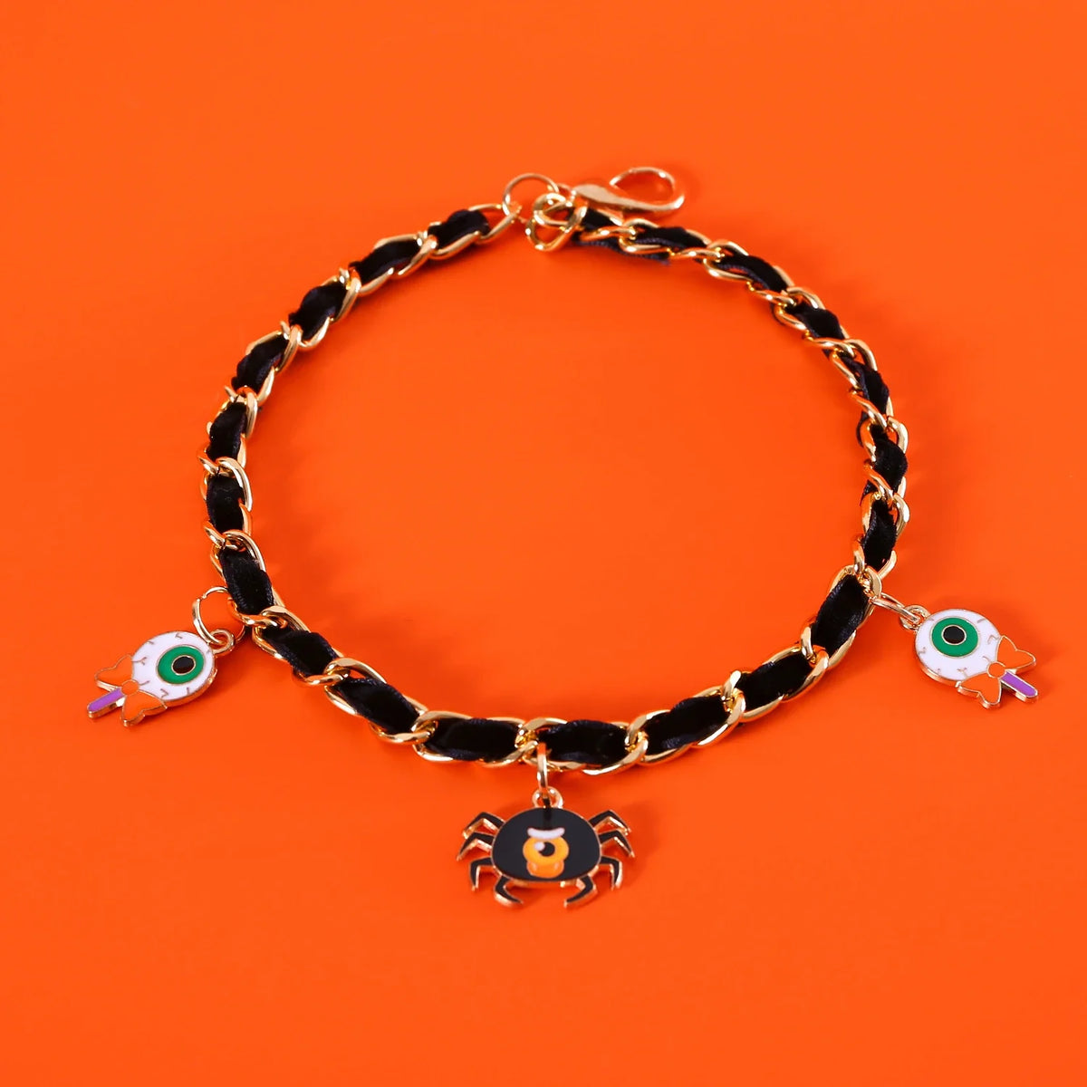 Stylish pet Halloween collar made of velvet with a dripping bat design, available in adjustable sizes for a comfortable fit.