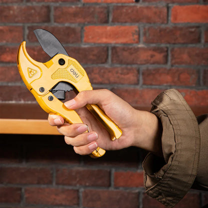 High-Performance PVC Pipe Cutter with Stainless Steel Blade for Precise, Effortless Pipe Cutting