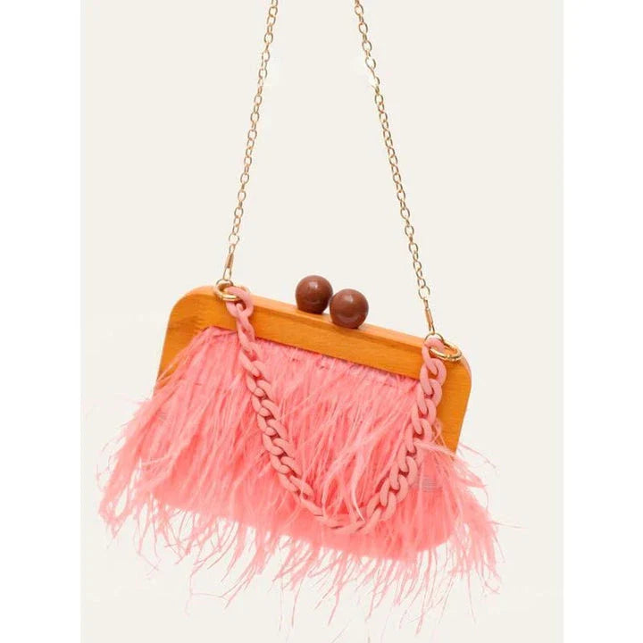 Elegant green feather evening clutch with chic acrylic chain, a stylish and practical accessory for formal and casual events