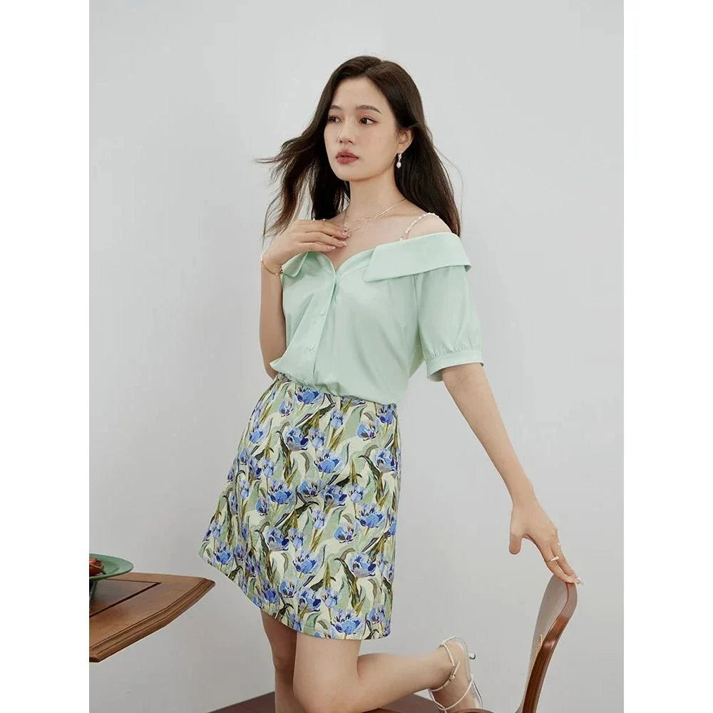 Stylish floral high-waist A-line mini skirt with a flattering silhouette and vintage-inspired design