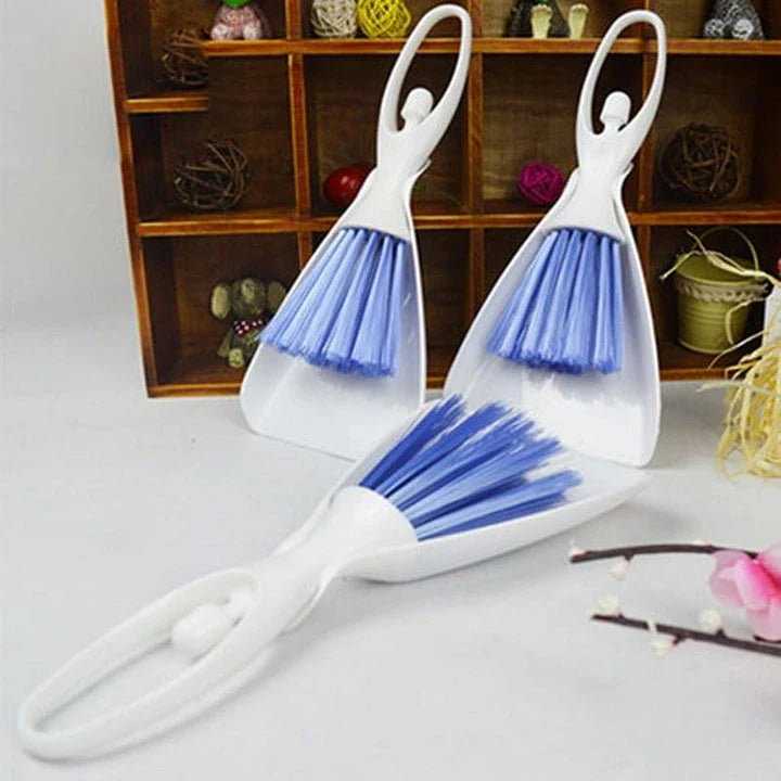 A versatile cage cleaning set with a brush and shovel for efficiently sweeping and scooping small pet bedding and waste