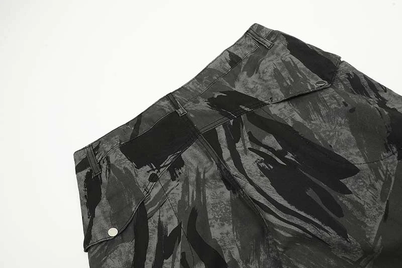 Graffiti camouflage print straight-leg jeans with a high-waist design for a flattering, comfortable fit