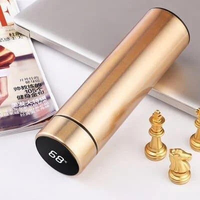 Stylish floral double-wall stainless steel water bottle with a convenient straw lid, maintaining temperature for up to 12 hours.