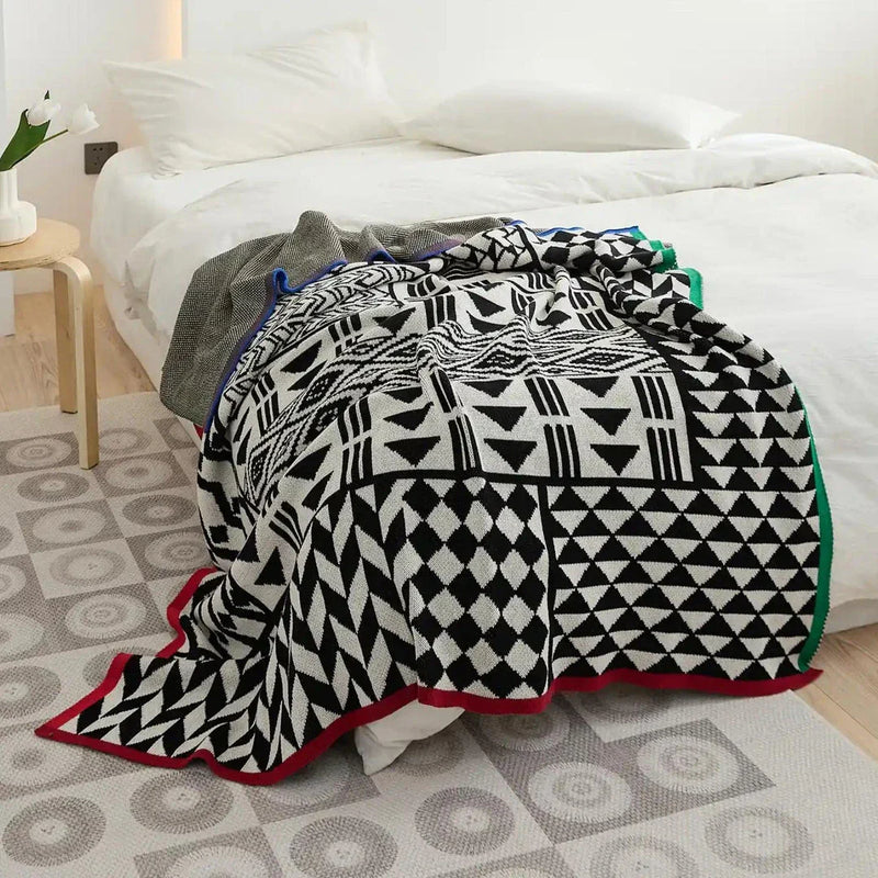 Hhomeenjoy Cozy Geometric Cotton Blanket with Stylish Stripe Trim