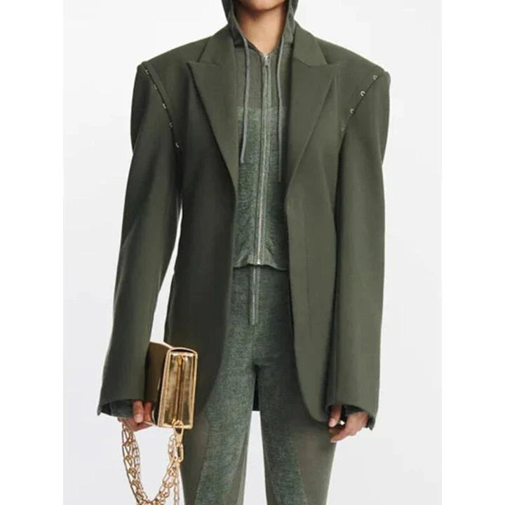 Autumn 2024 women's blazer with notched metal buckle decoration, available in black and green colors
