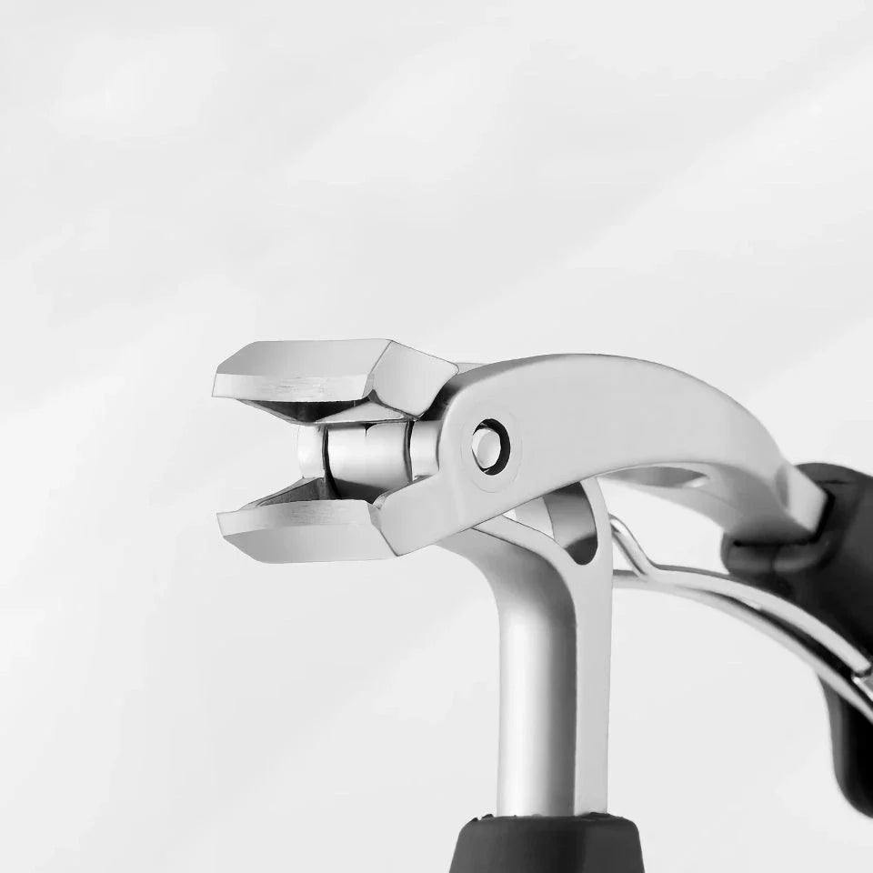 Heavy-Duty Curved Nail Clippers for Thick Toenails and Elderly Care with Stainless Steel Construction and Anti-Splash Storage