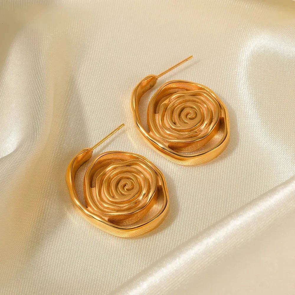 Elegant 18K gold-plated chunky spiral hoop earrings made of premium stainless steel with a tarnish-resistant and waterproof design